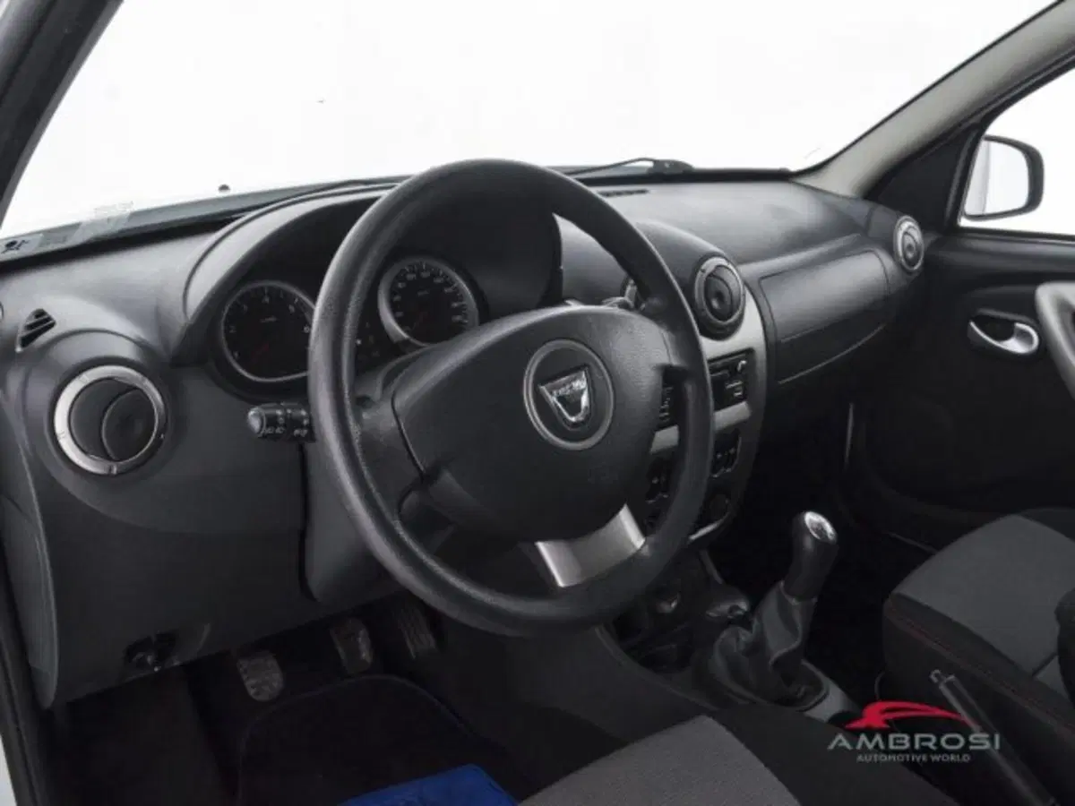 Dacia Duster usata a Perugia (8)