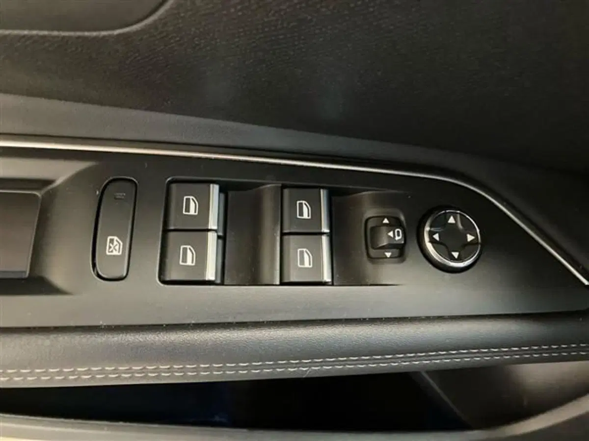 Peugeot 3008 usata a Como (20)