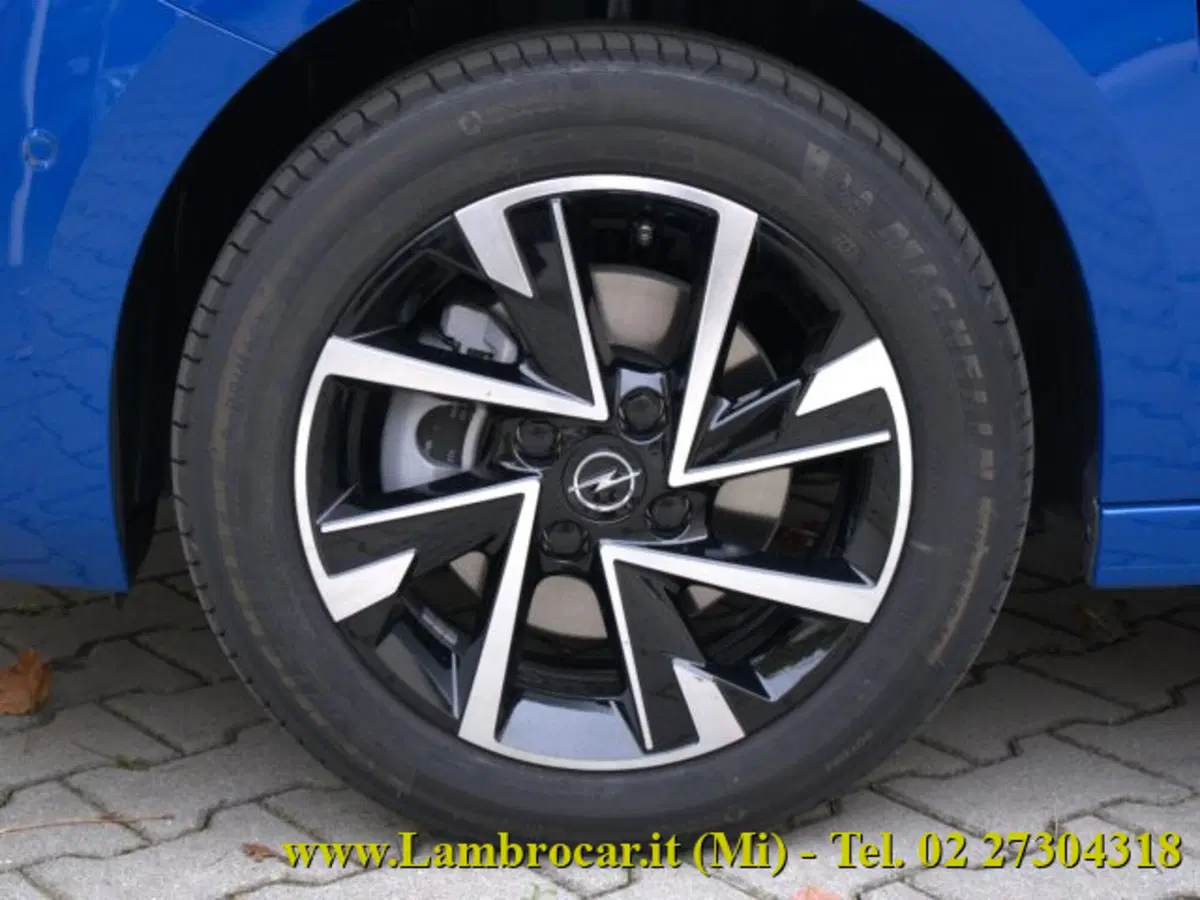 Opel Corsa nuova a Milano (12)