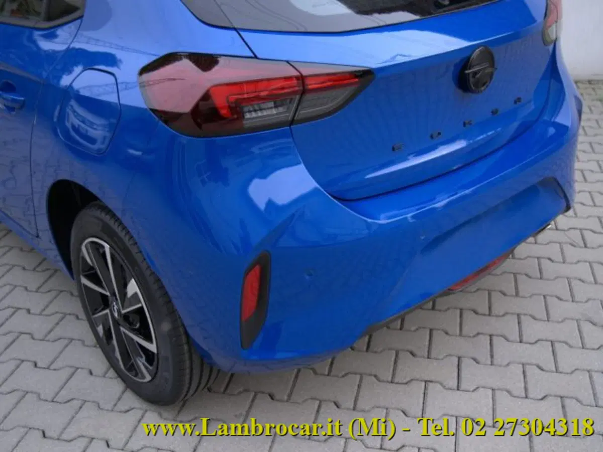 Opel Corsa nuova a Milano (13)