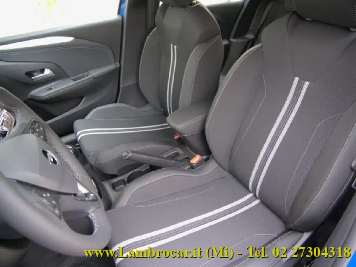Opel Corsa nuova a Milano (4)
