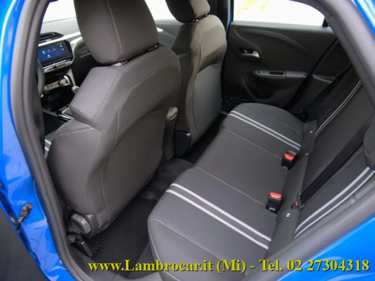 Opel Corsa nuova a Milano (5)