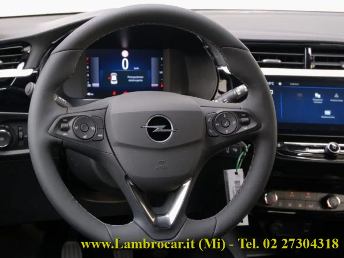 Opel Corsa nuova a Milano (6)