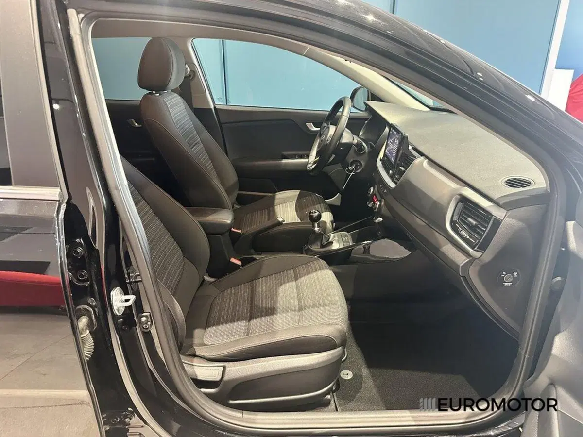 Kia Stonic usata a Bari (14)