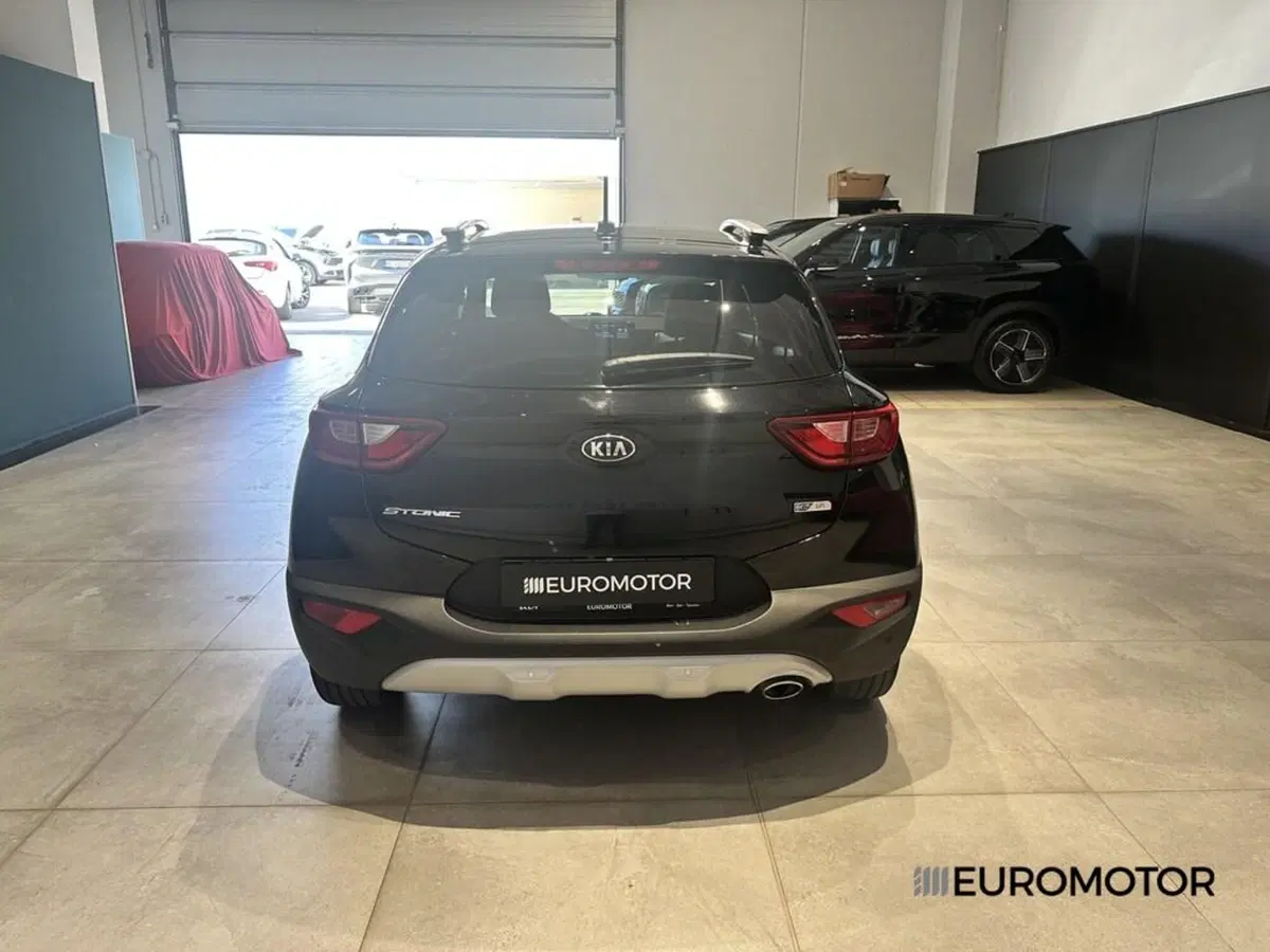 Kia Stonic usata a Bari (6)