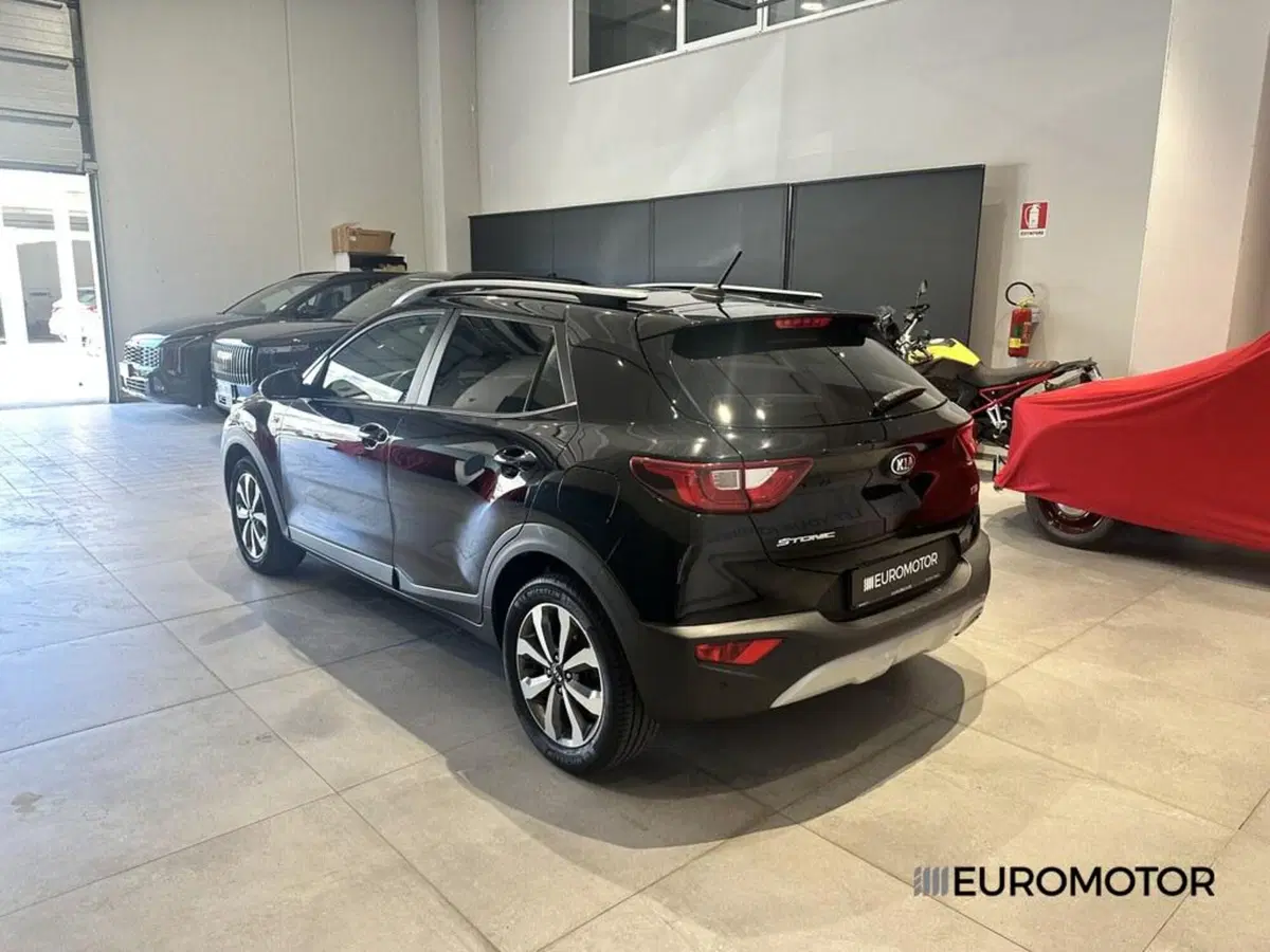 Kia Stonic usata a Bari (7)