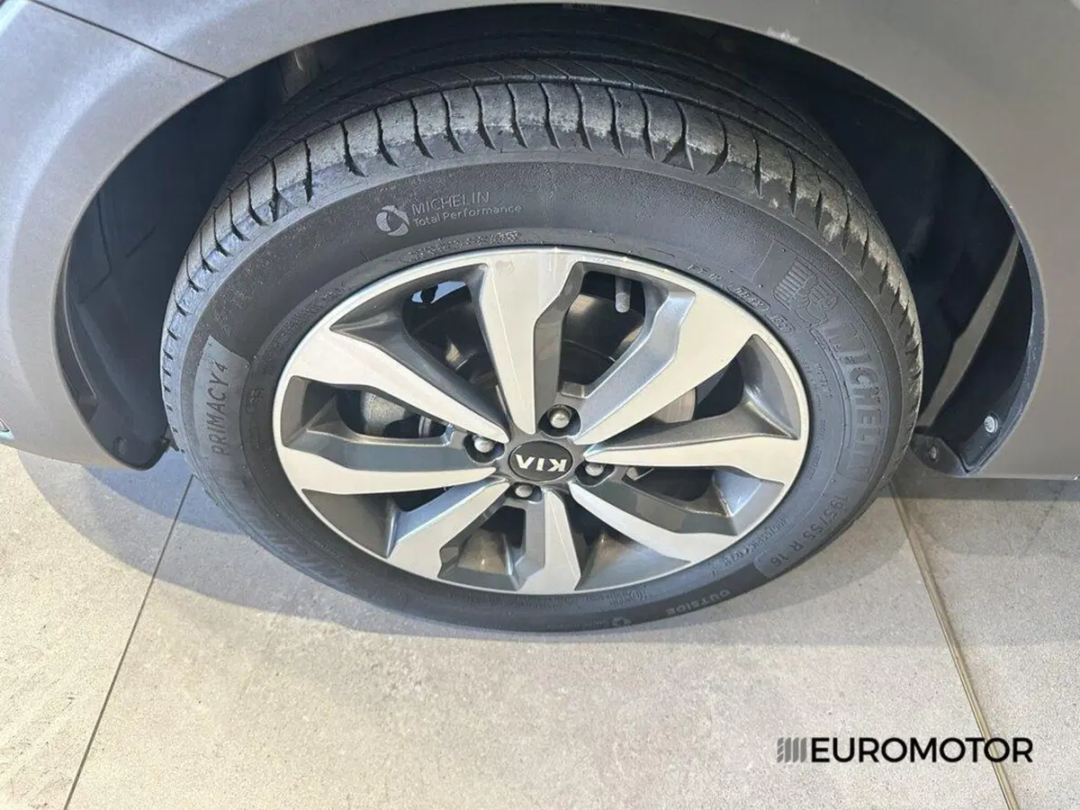 Kia Stonic usata a Bari (9)