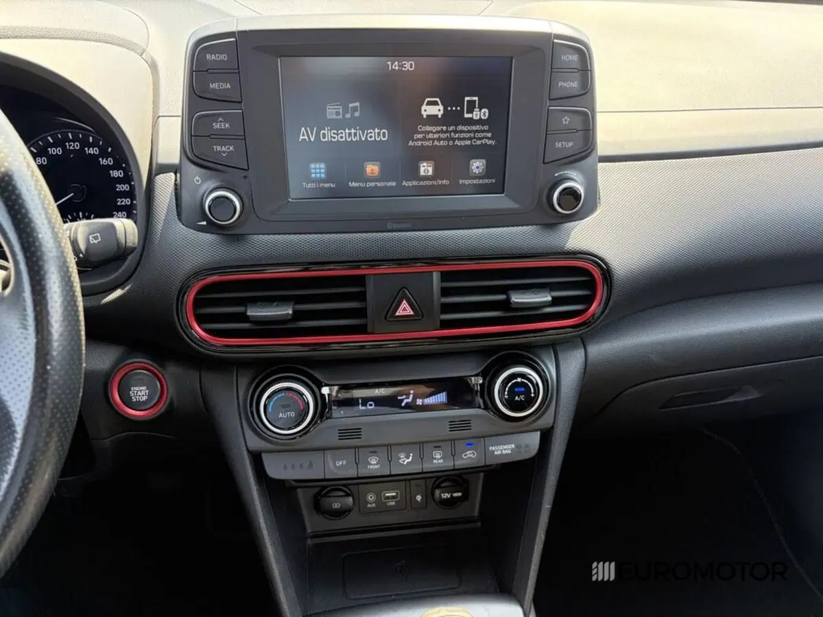 Hyundai Kona usata a Bari (15)