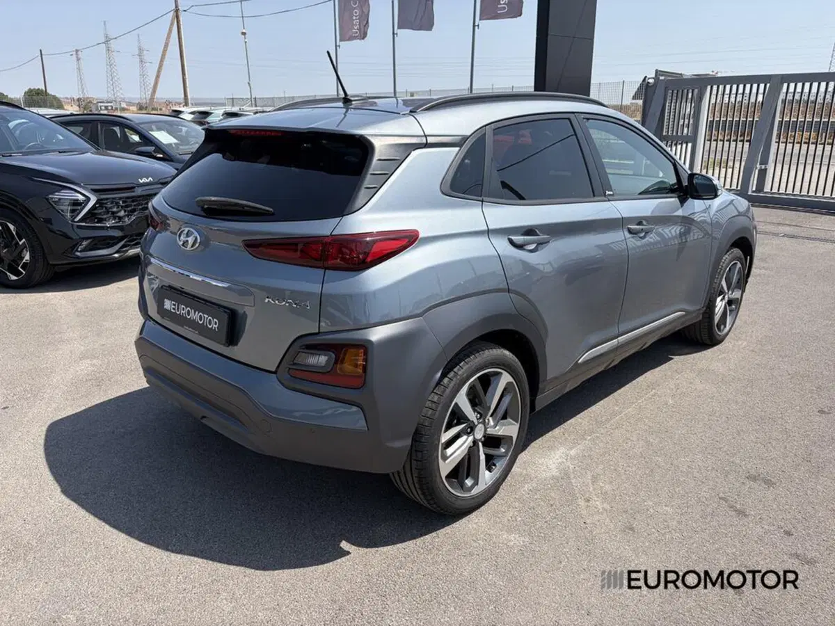 Hyundai Kona usata a Bari (5)