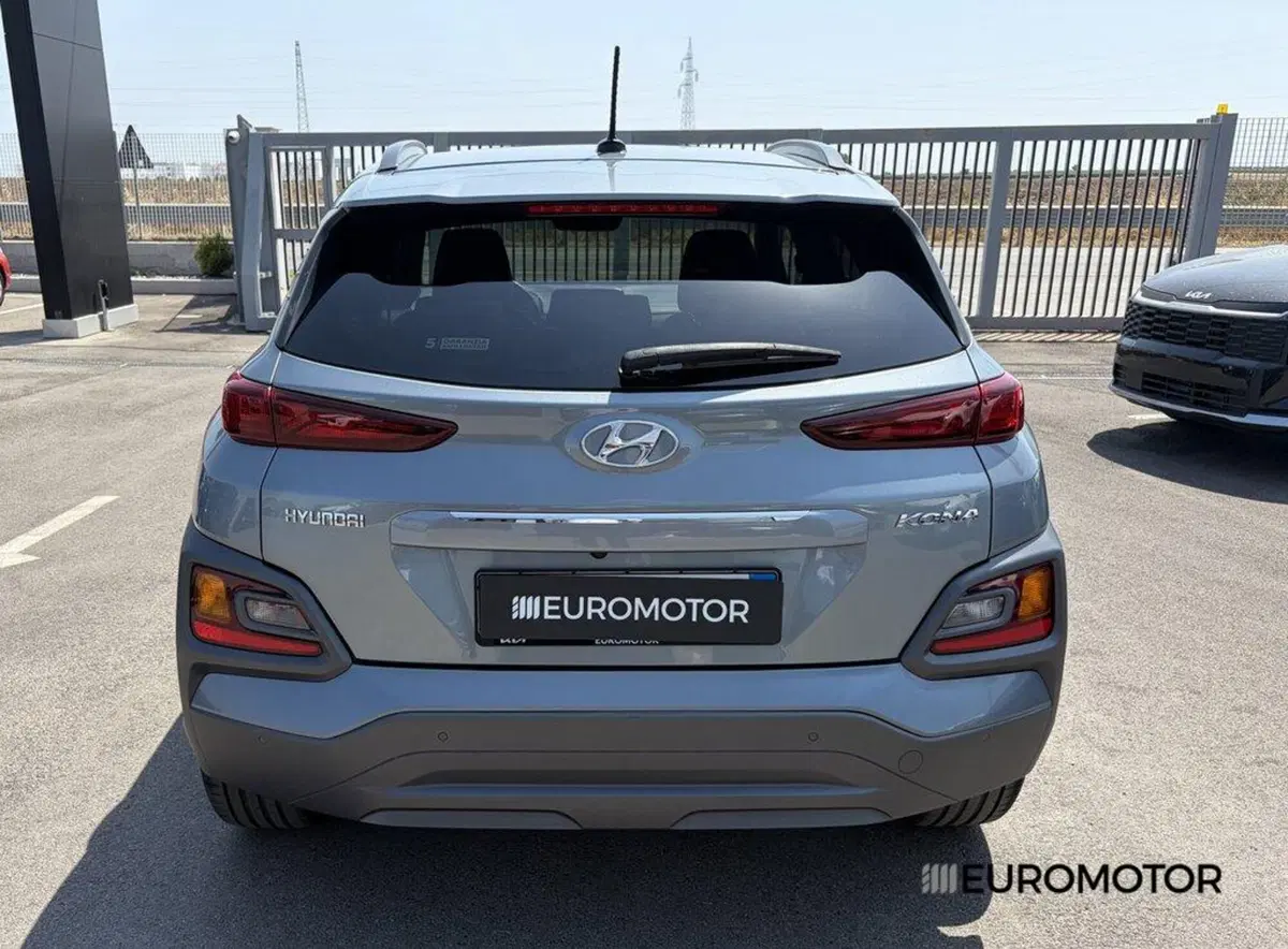 Hyundai Kona usata a Bari (6)