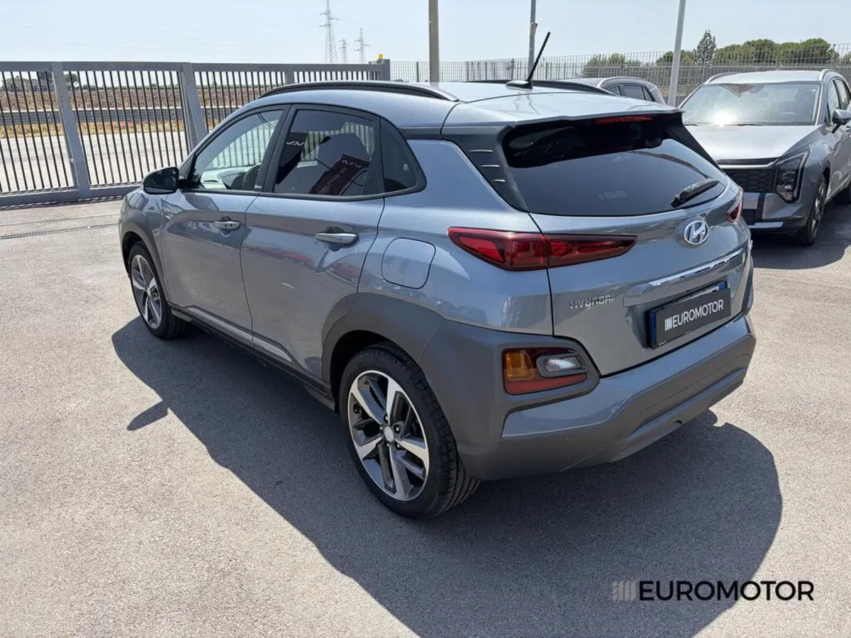 Hyundai Kona usata a Bari (7)