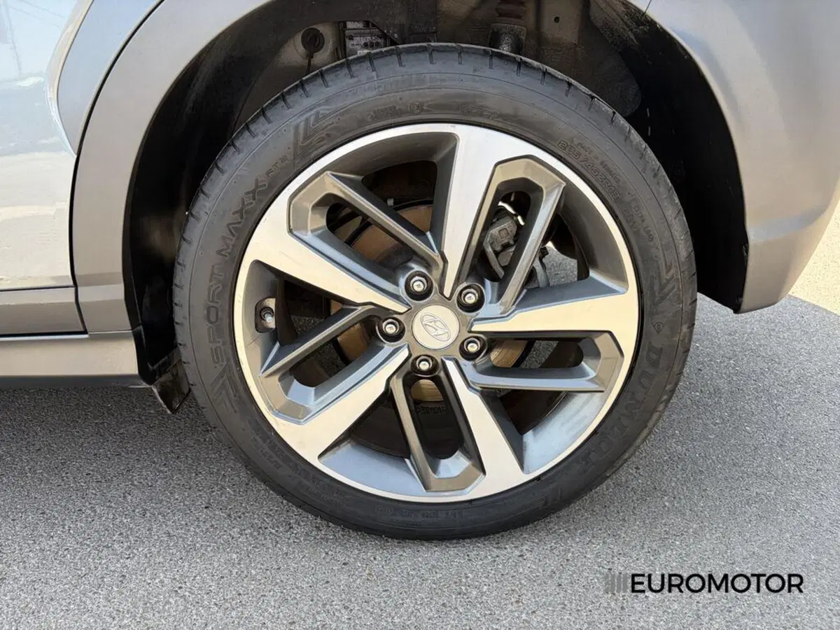Hyundai Kona usata a Bari (9)