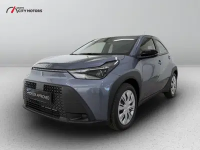 Toyota Aygo X 1.5 hybrid e-cvt nuova a Monza
