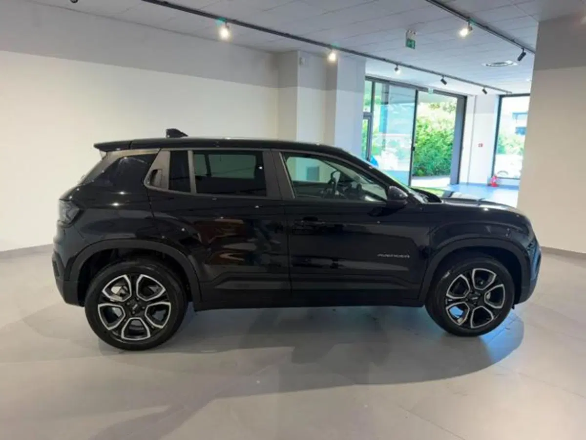 Jeep Avenger nuova a Salerno (3)