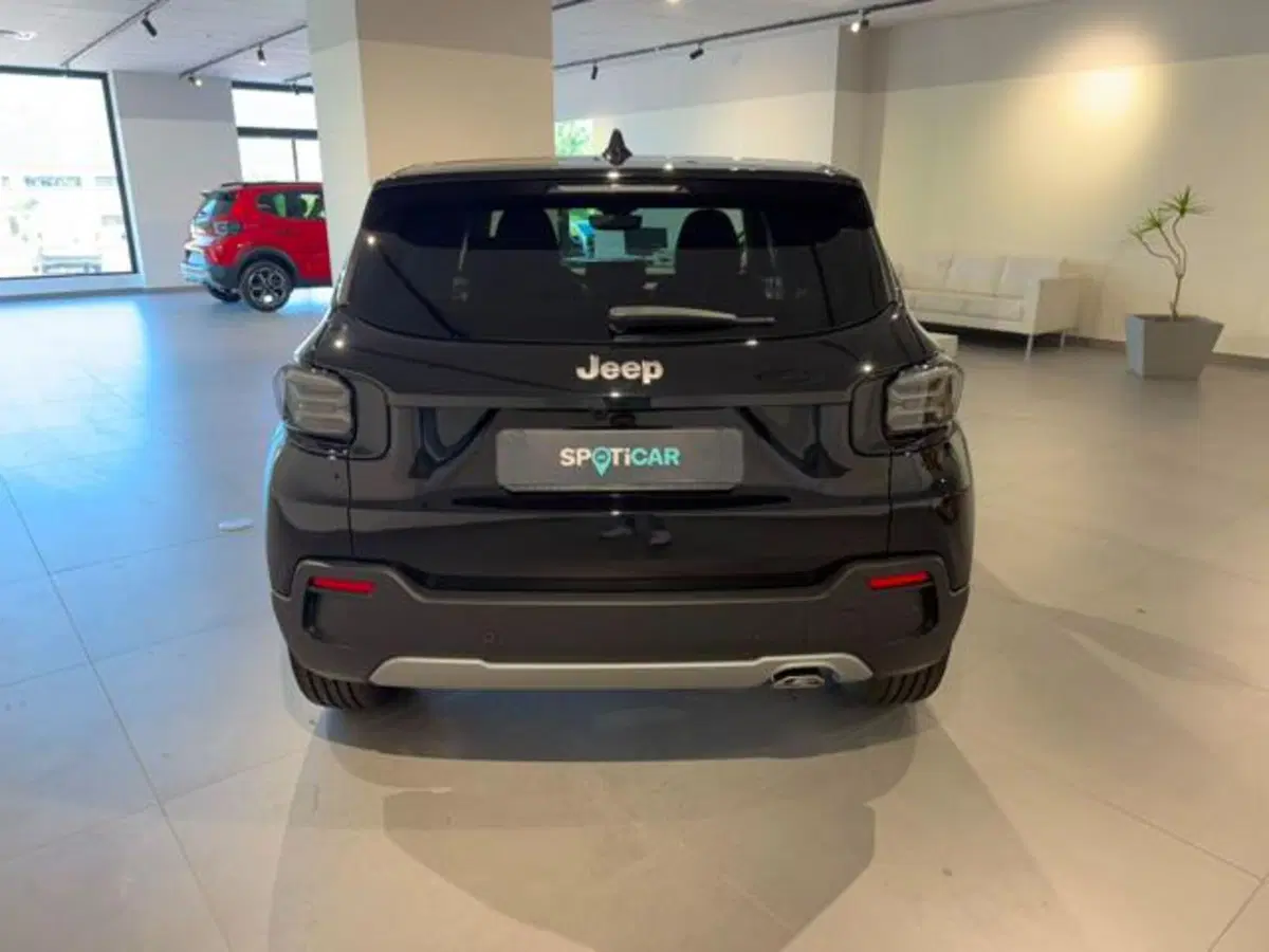 Jeep Avenger nuova a Salerno (5)