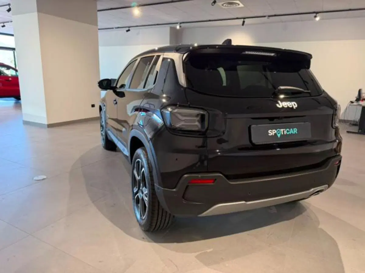 Jeep Avenger nuova a Salerno (6)