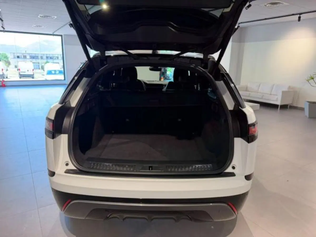 Land Rover Range Rover Velar usata a Salerno (20)