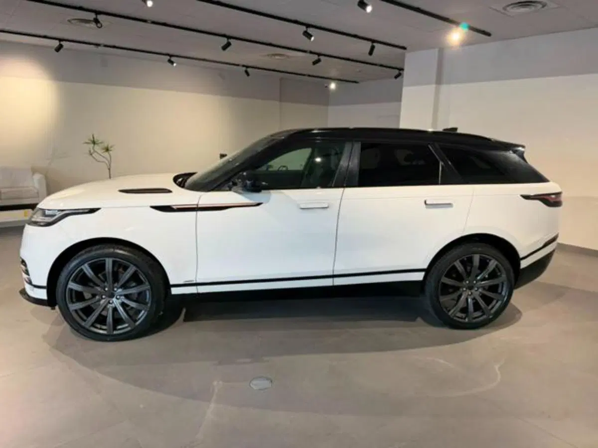 Land Rover Range Rover Velar usata a Salerno (8)