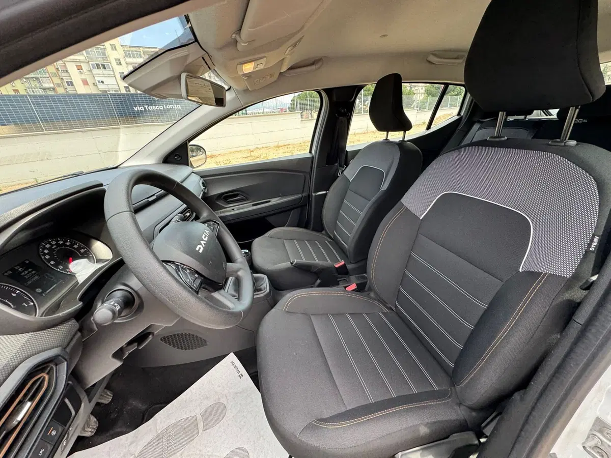 Dacia Sandero usata a Palermo (4)