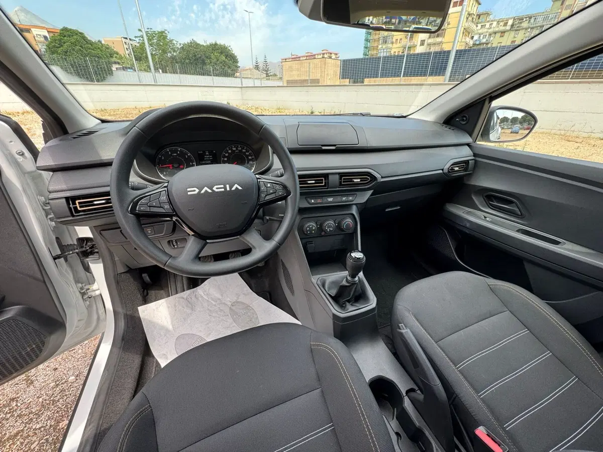 Dacia Sandero usata a Palermo (5)