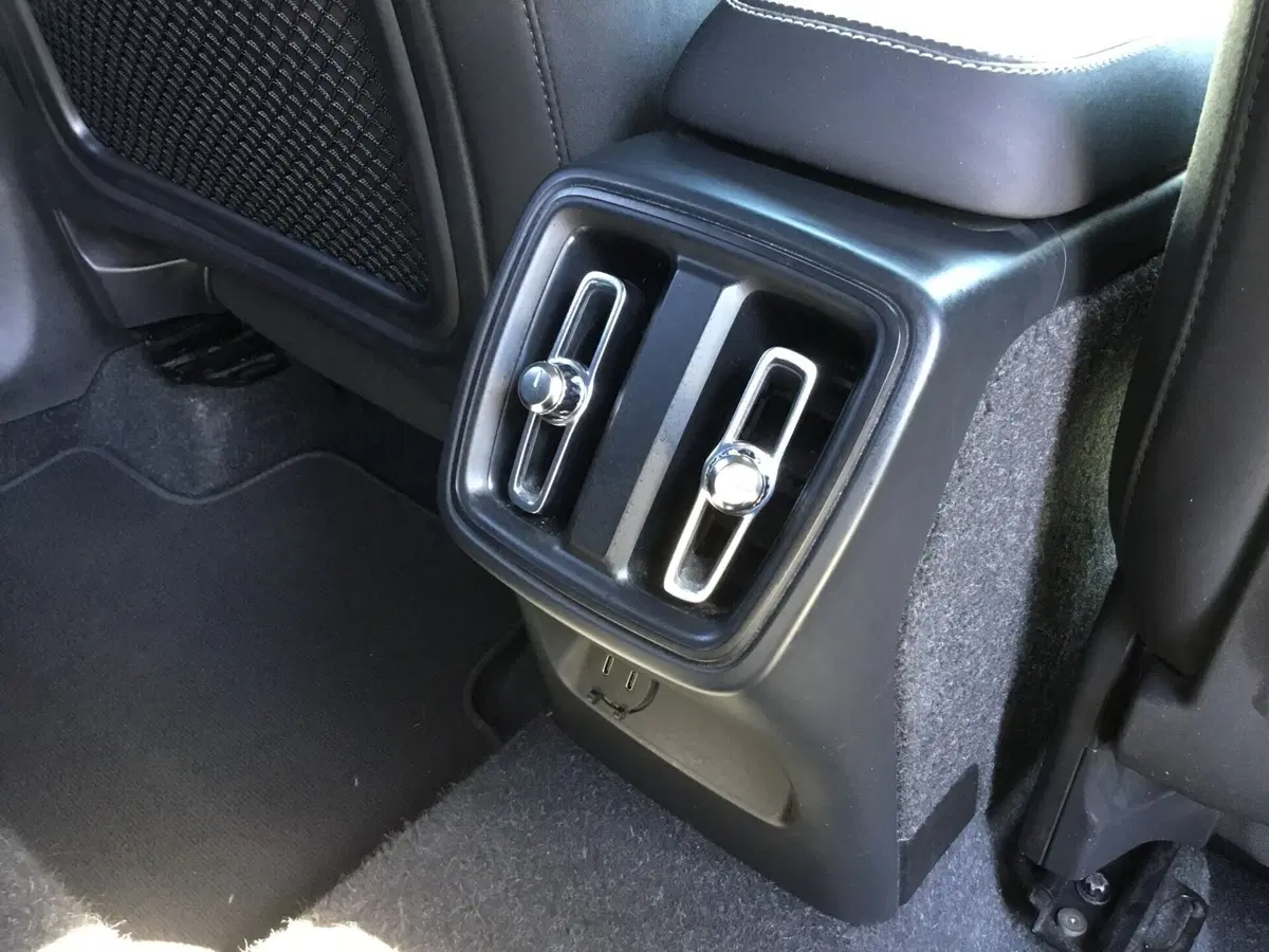Volvo XC40 usata a Napoli (12)