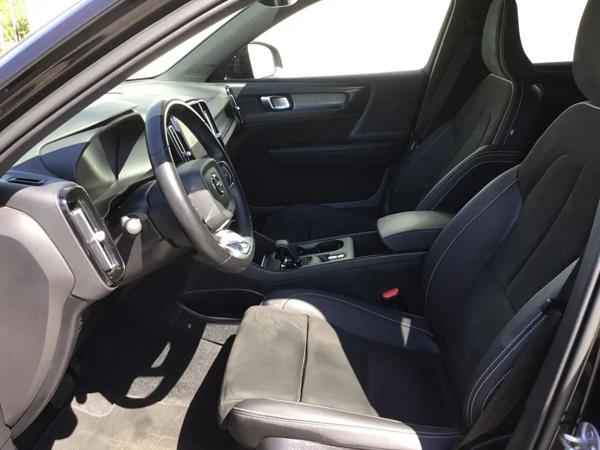 Volvo XC40 usata a Napoli (15)