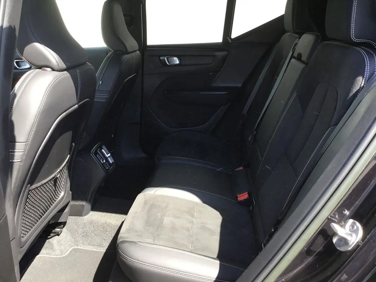 Volvo XC40 usata a Napoli (16)