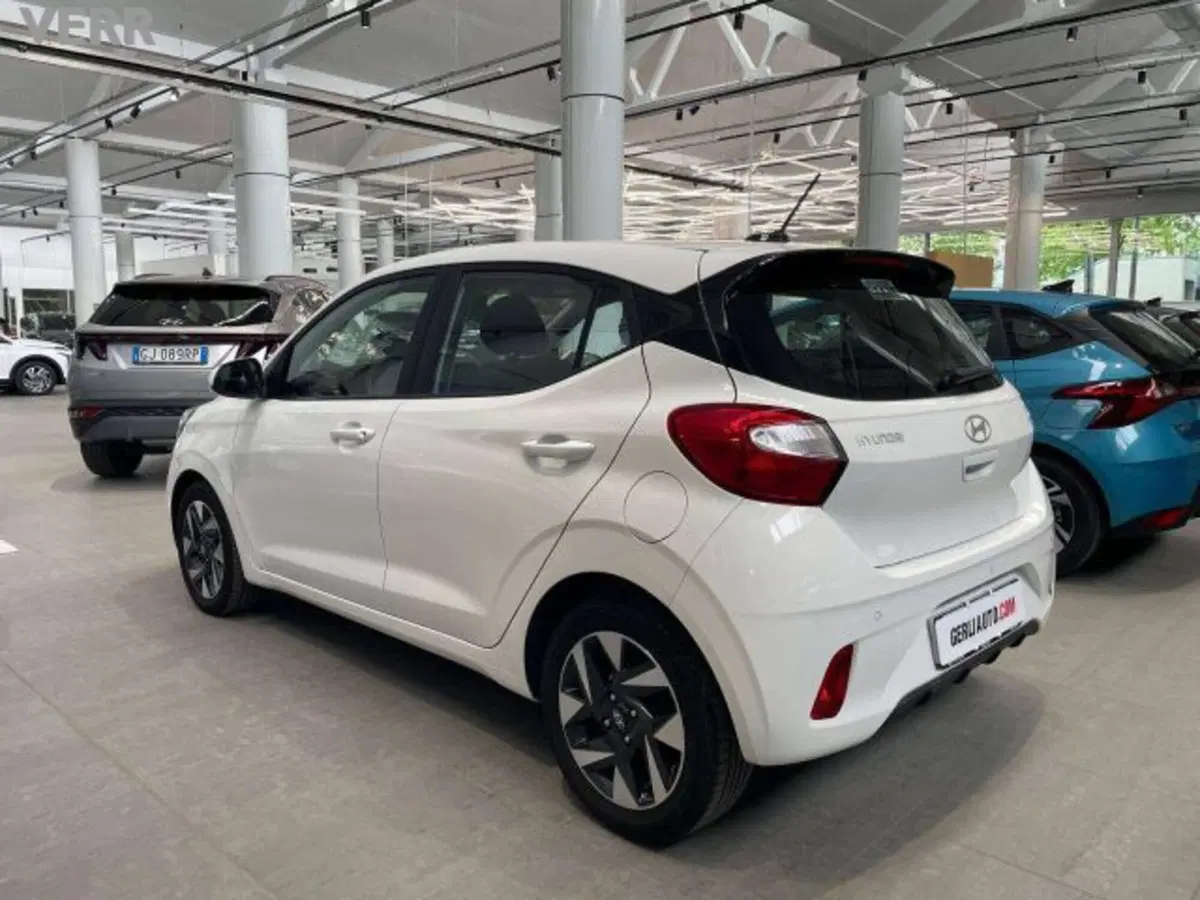 Hyundai i10 usata a Milano (4)