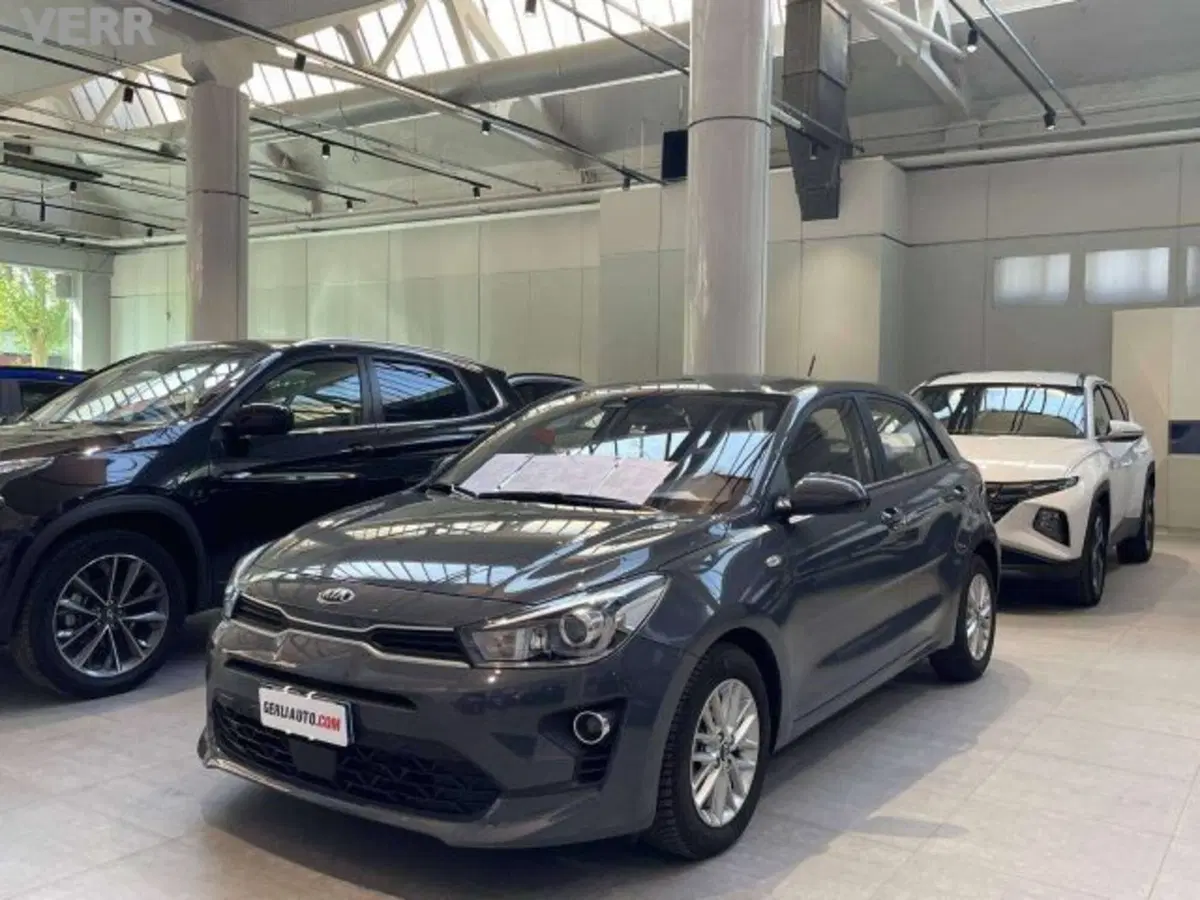 Kia Rio usata a Milano (2)