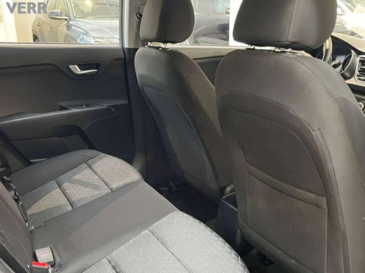Kia Rio usata a Milano (7)