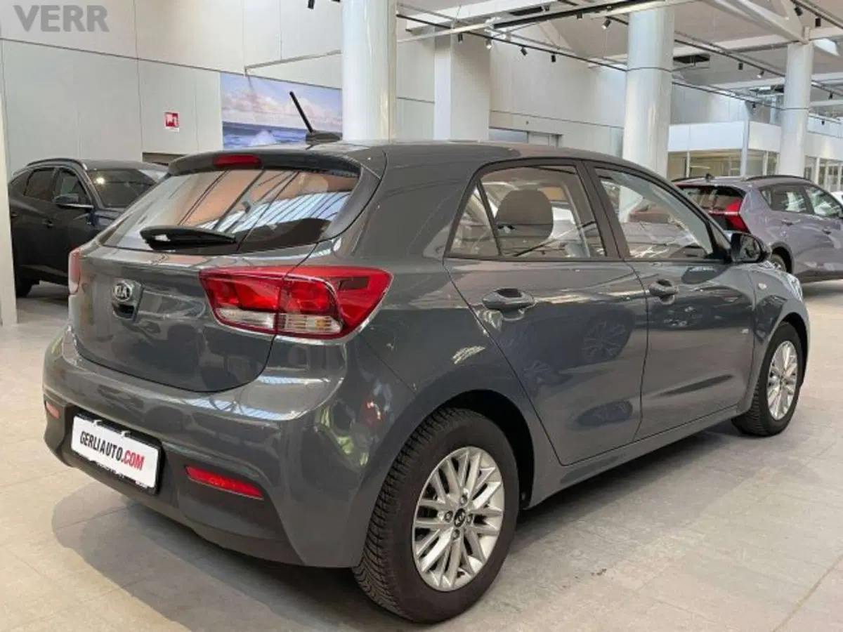 Kia Rio usata a Milano (9)
