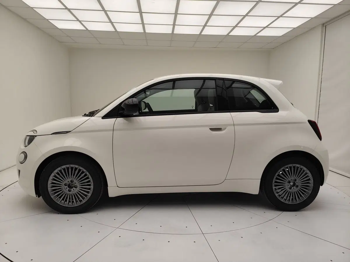Fiat 500 nuova a Como (16)
