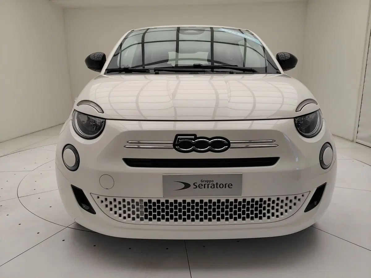 Fiat 500 nuova a Como (2)
