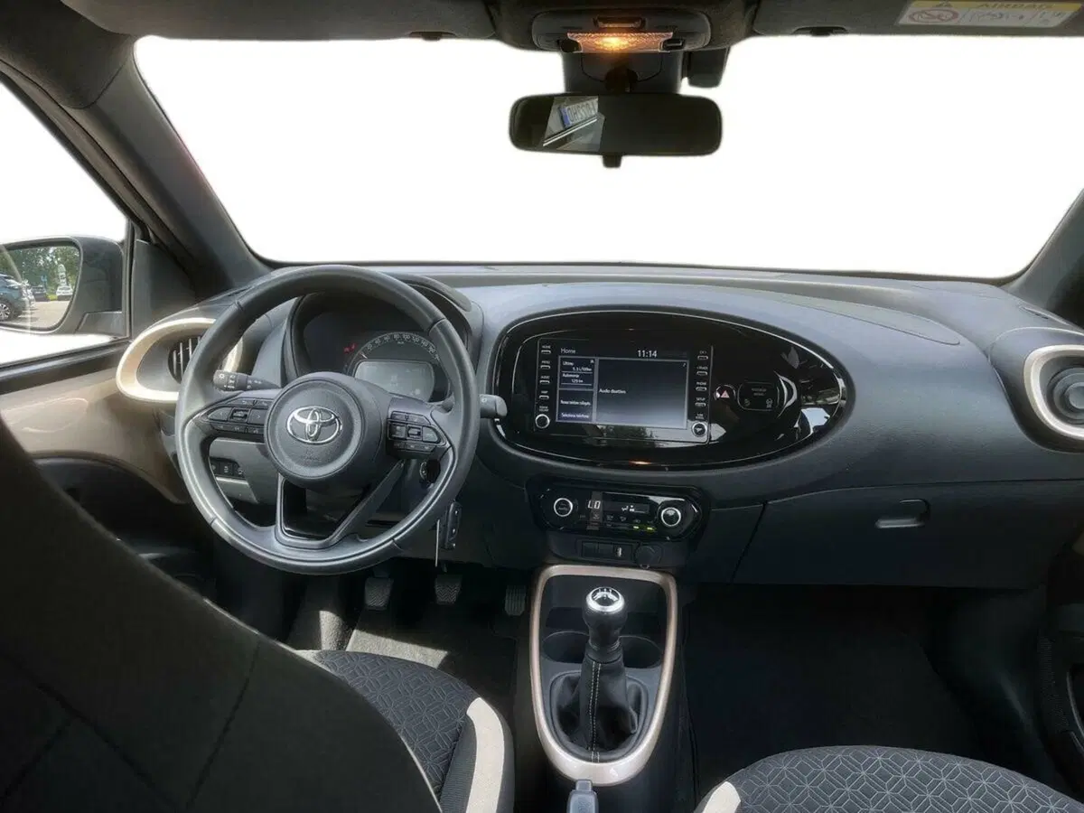 Toyota Aygo X usata a Lecco (15)