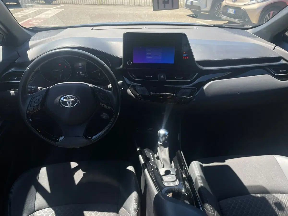Toyota Toyota C-HR usata a Piacenza (12)