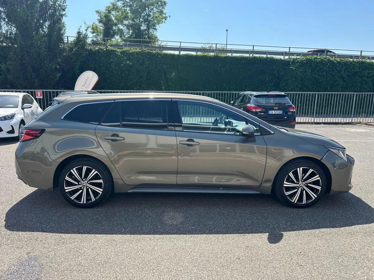 Toyota Corolla Touring Sports usata a Piacenza (7)