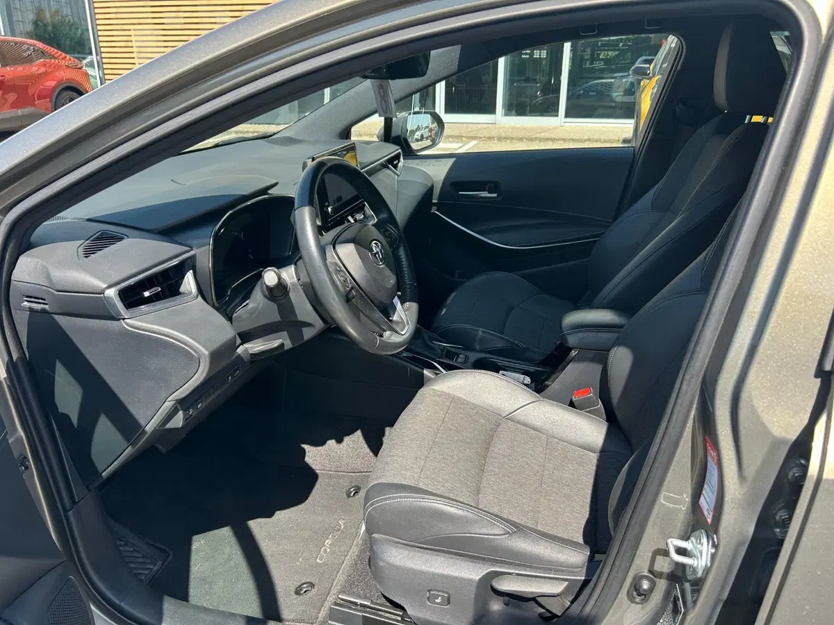 Toyota Corolla Touring Sports usata a Piacenza (9)