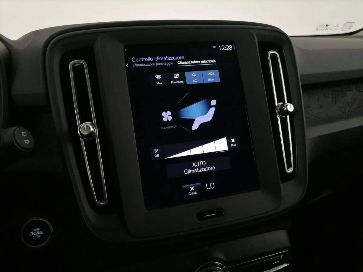 VOLVO Veicoli Commerciali XC40 usata a Roma (15)