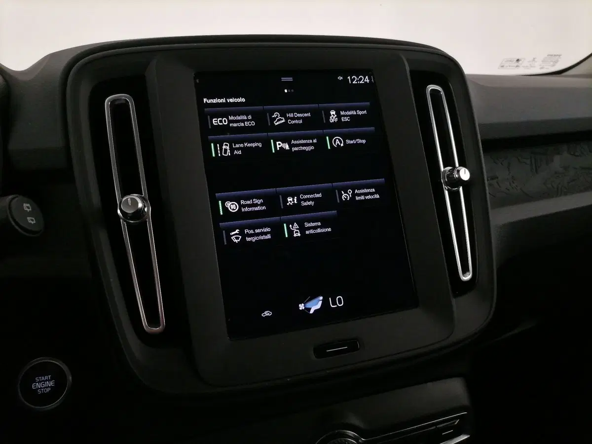 VOLVO Veicoli Commerciali XC40 usata a Roma (17)
