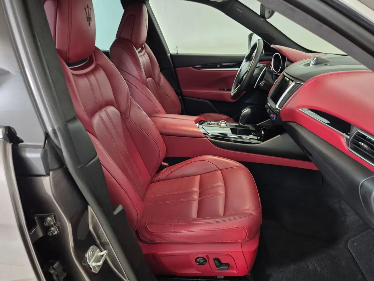 Maserati Levante usata a Torino (10)