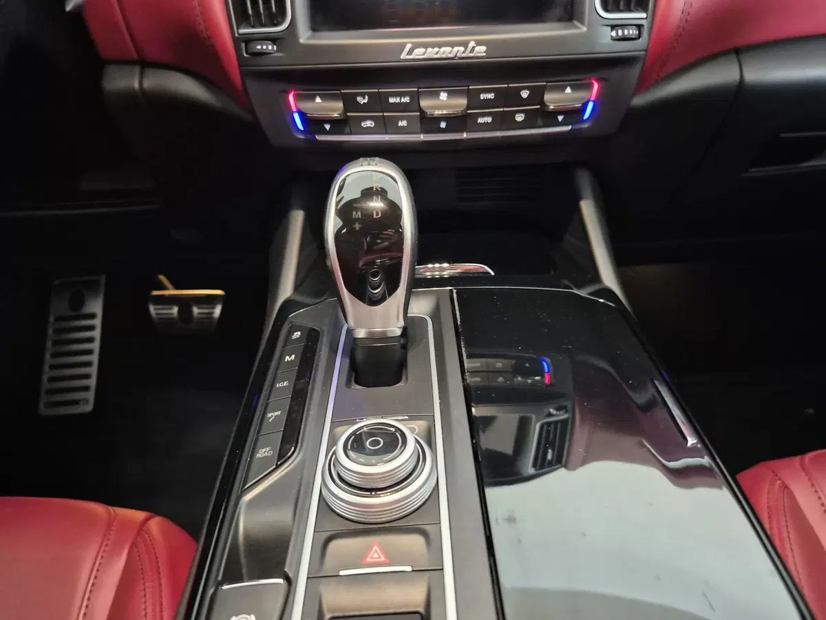 Maserati Levante usata a Torino (11)