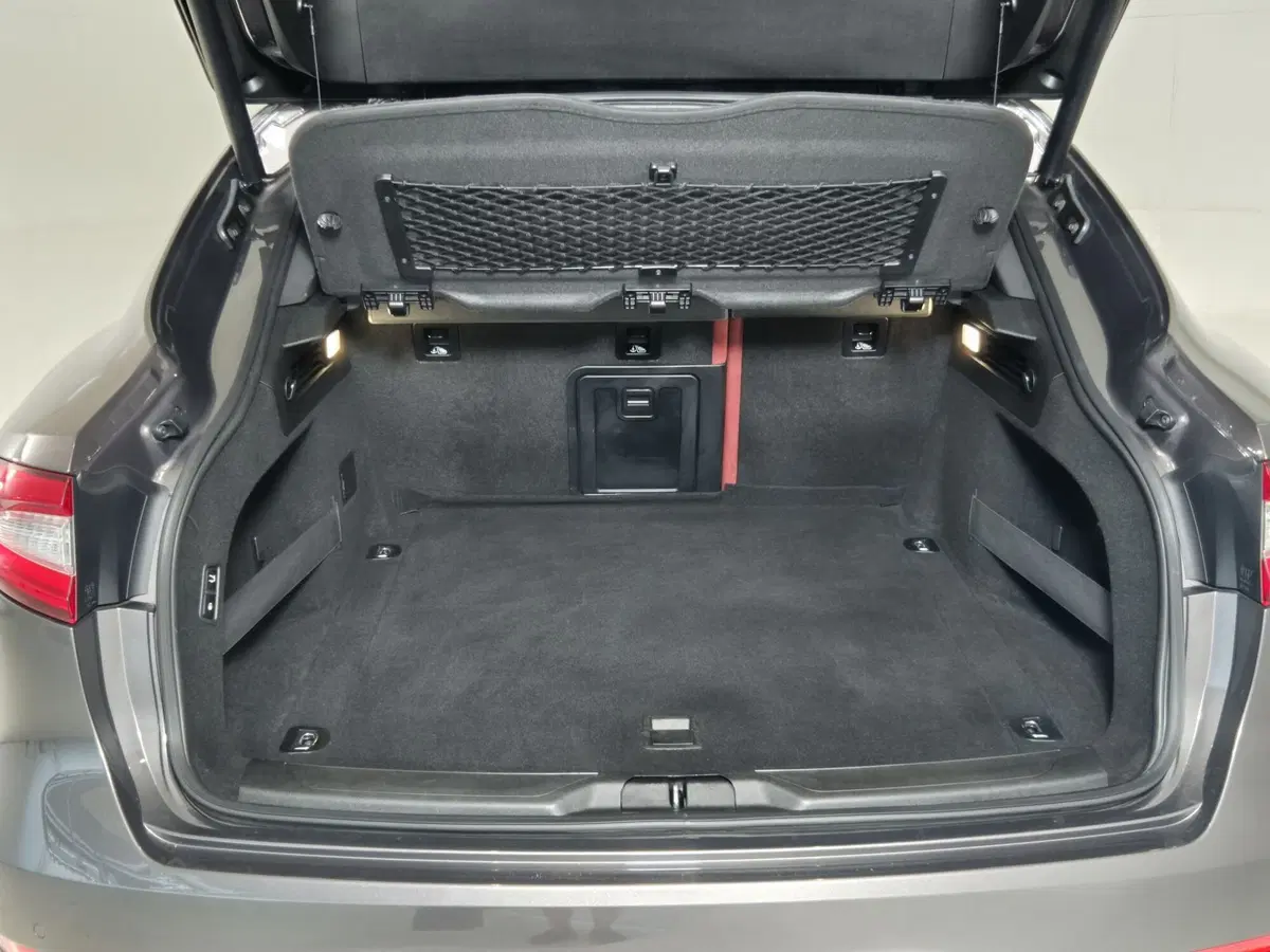 Maserati Levante usata a Torino (13)