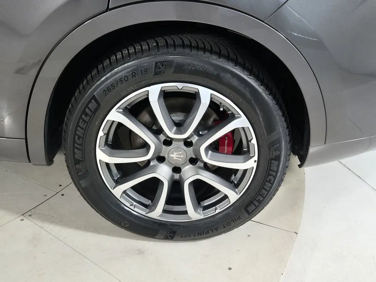 Maserati Levante usata a Torino (14)