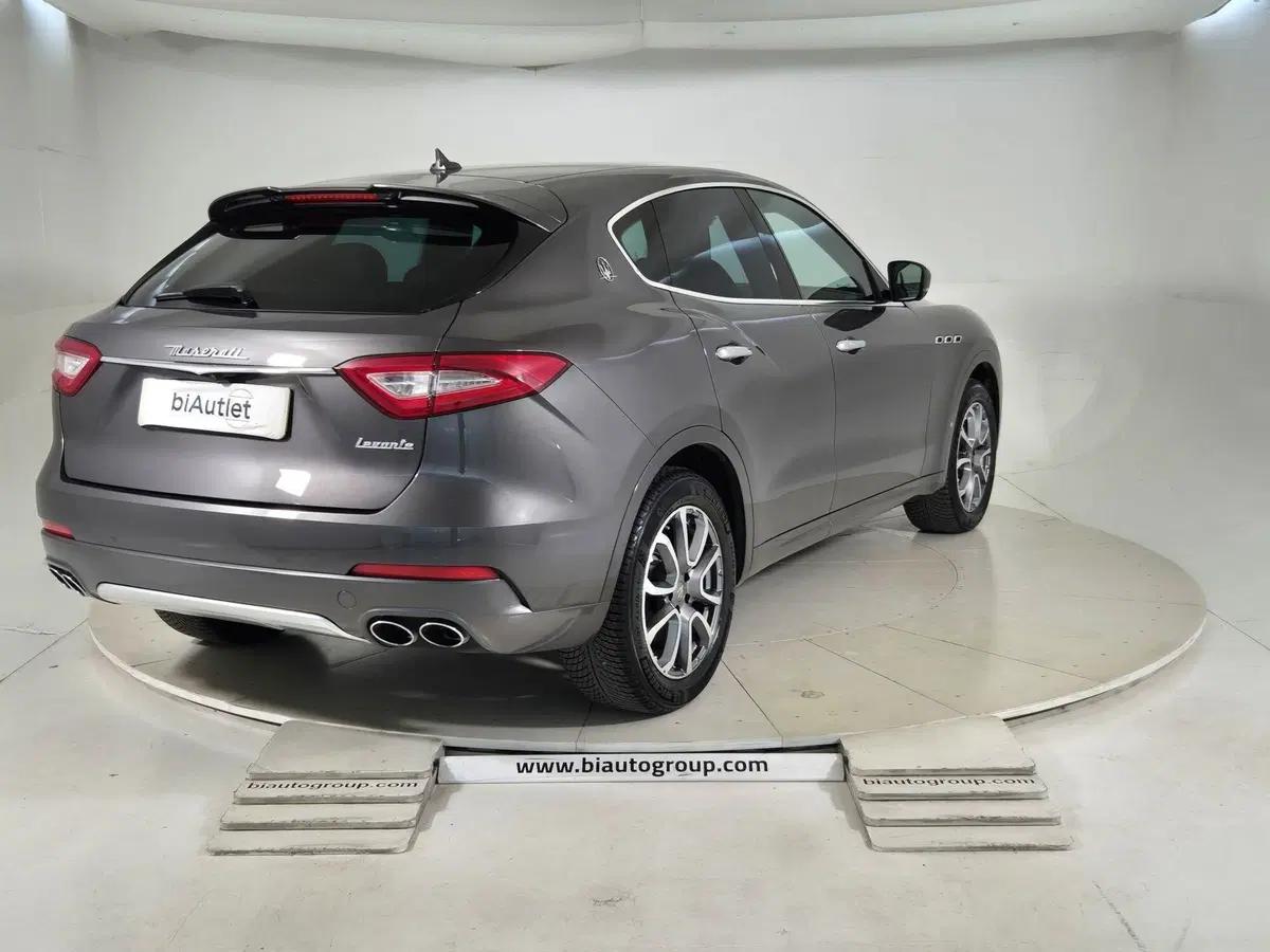 Maserati Levante usata a Torino (4)