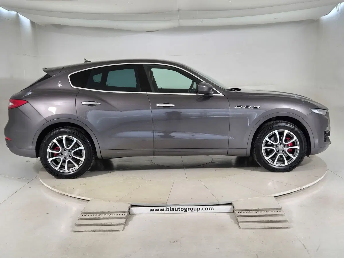 Maserati Levante usata a Torino (5)