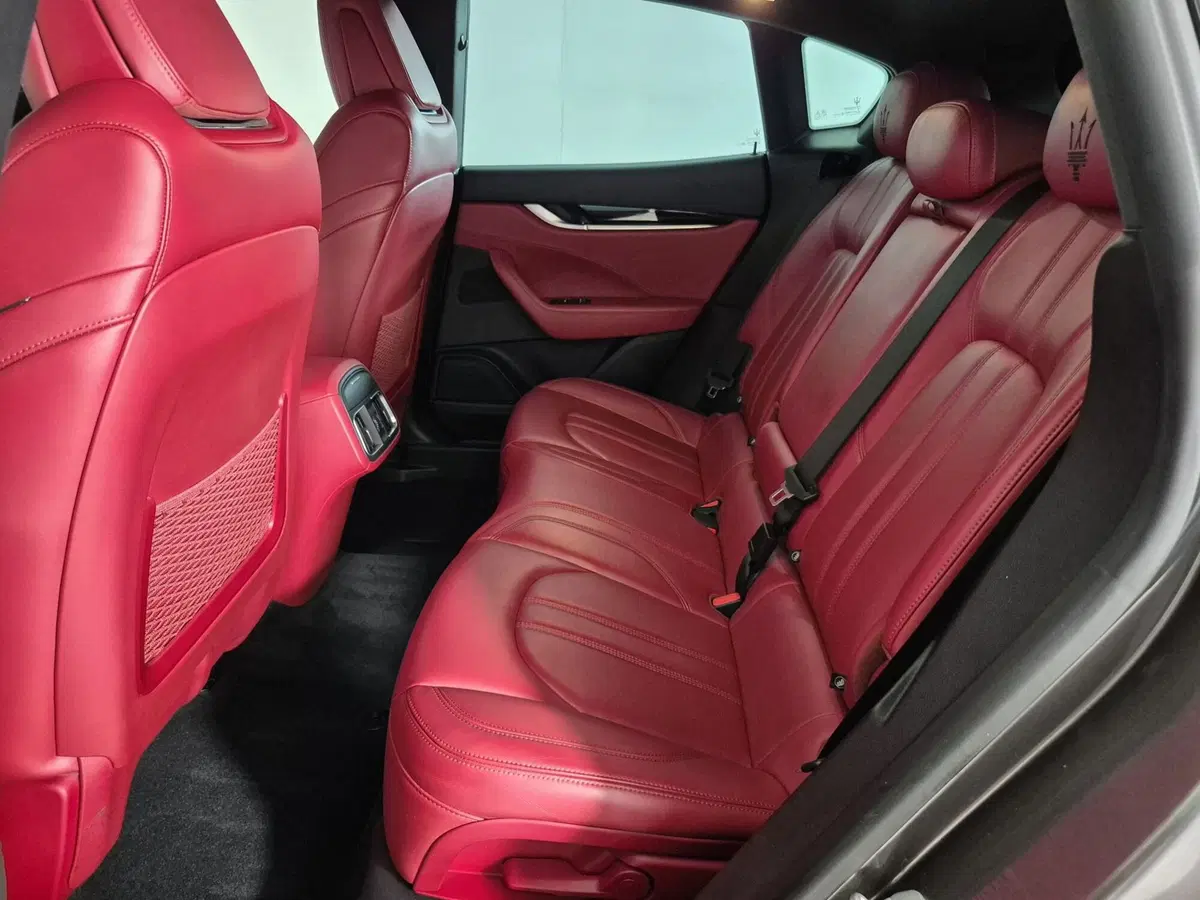 Maserati Levante usata a Torino (7)