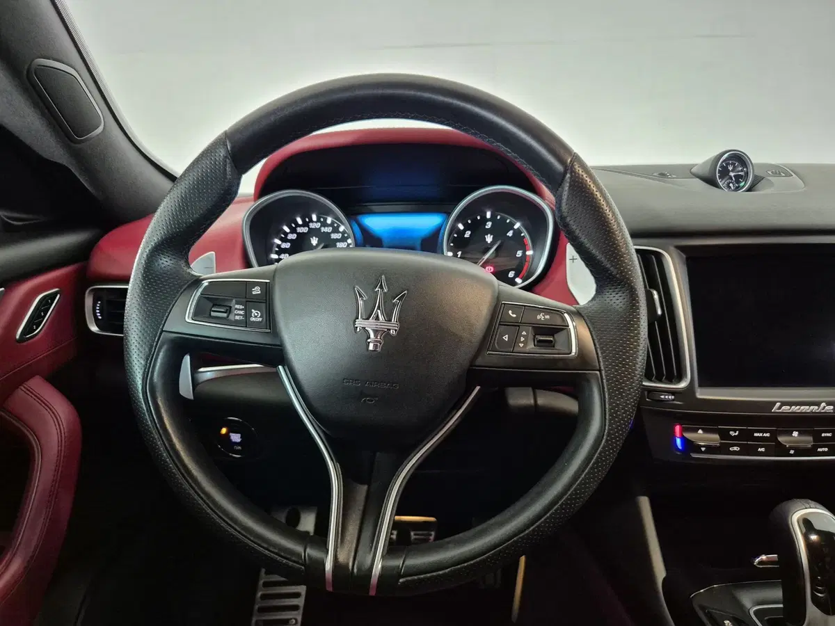 Maserati Levante usata a Torino (9)