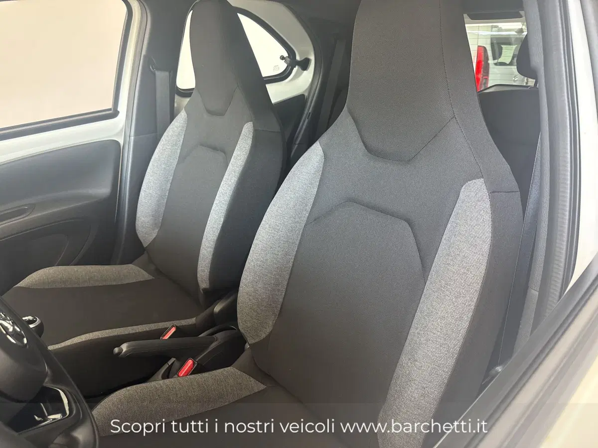 Toyota Aygo X usata a Brescia (8)