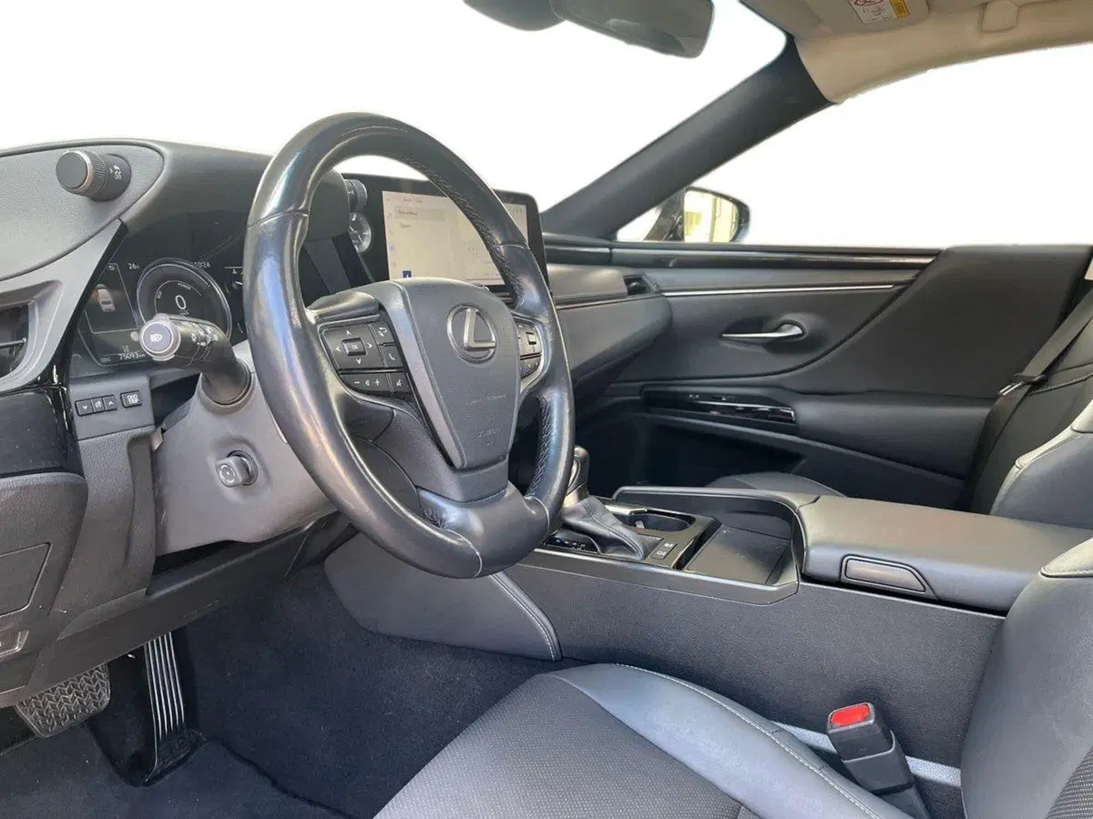 Lexus ES usata a Catania (7)