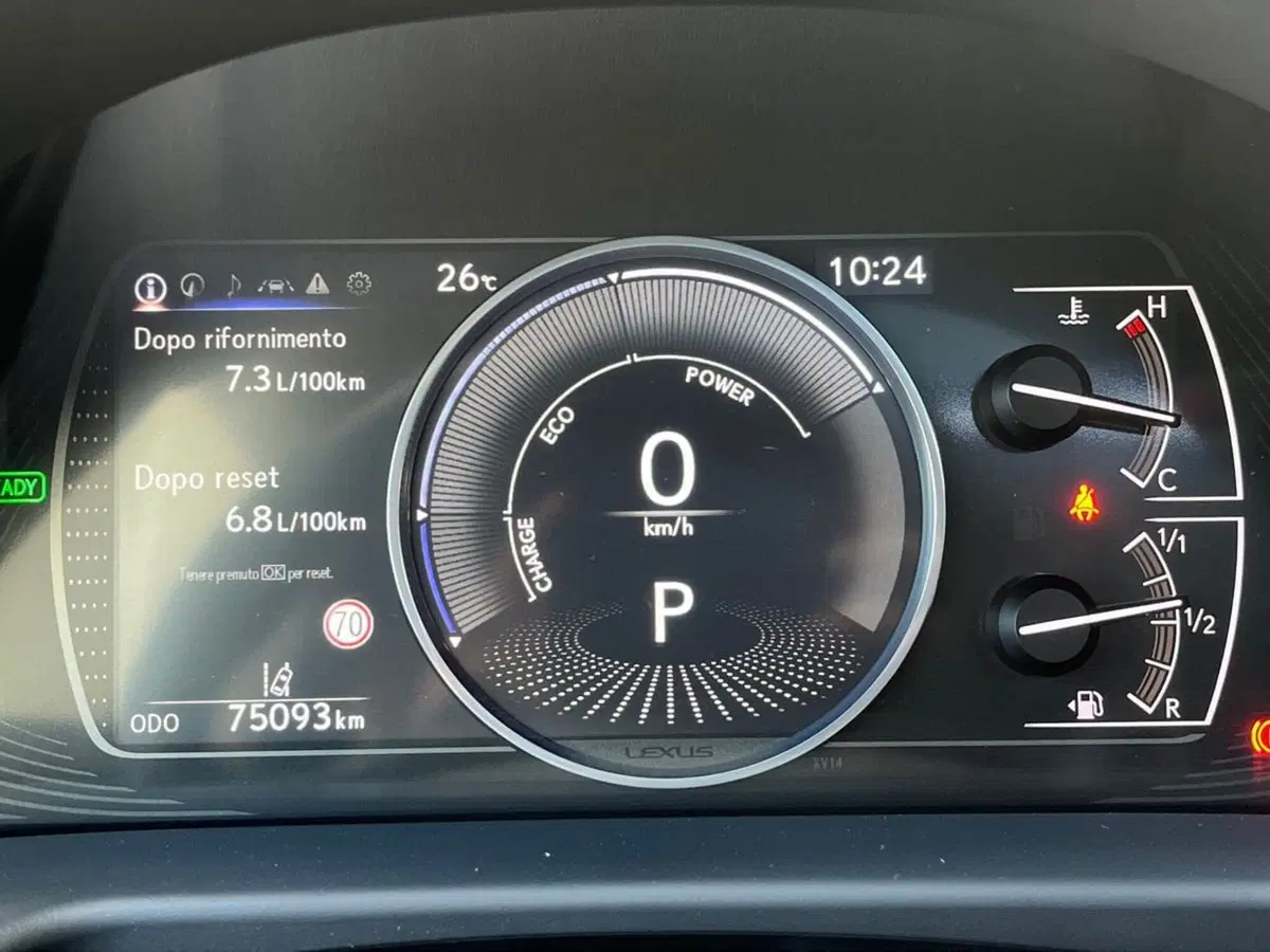 Lexus ES usata a Catania (9)